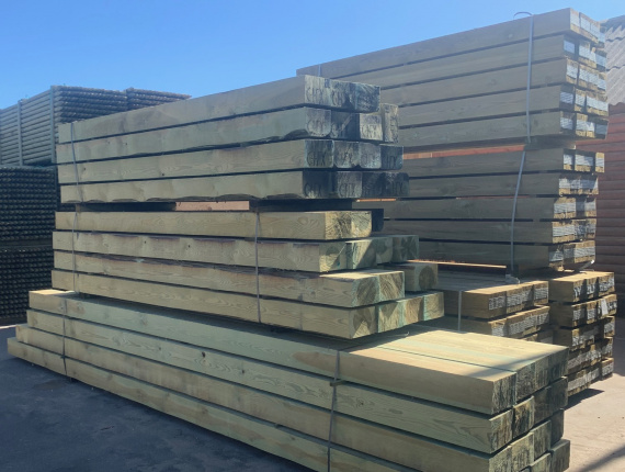 160 mm x 250 mm x 4500 mm 压力处理 木梁 歐洲赤松 AD