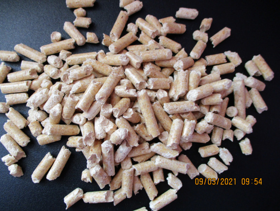 Holzpellets  Gemeine Fichte 6 mm x 10 mm