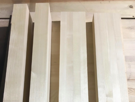 家具面板指接型态 (不连续桶板) 桦木 52 mm x 104 mm x 495 mm