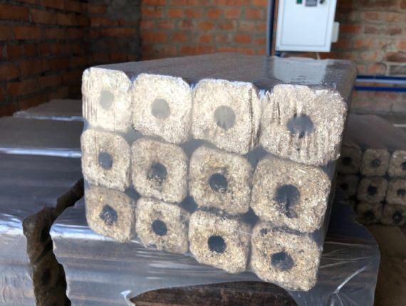 Pini-Kay Wood Briquettes 320 mm x 50 mm x 50 mm