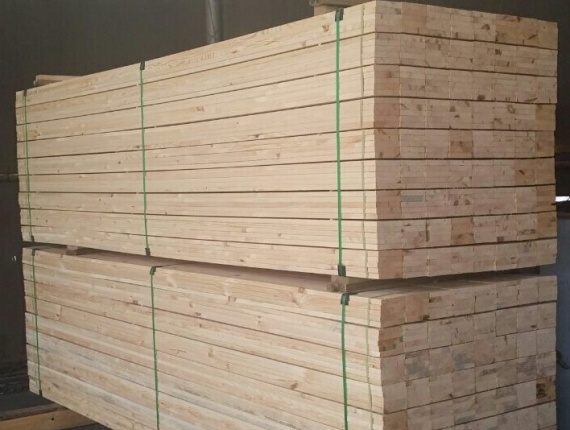Pine Lumber KD 100 mm x 300 mm x 600 mm