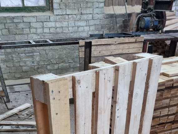 European larch Wooden Pallet 1200 mm x 800 mm x 145 mm