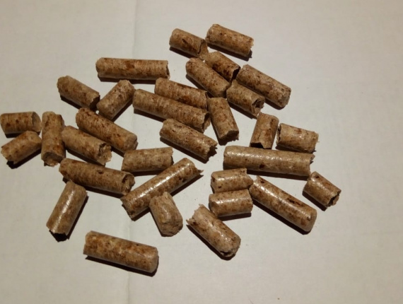 Holzpellets  Gemeine Fichte 8 mm x 20 mm