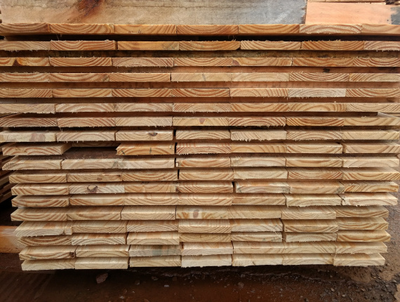 19 mm x 150 mm x 3660 mm Hitzebehandelt Eingefasstes Brett Taeda Pine R/S KD