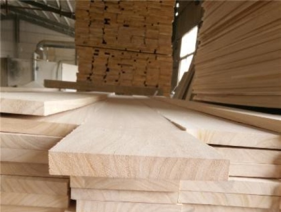 European Pine Lumber KD 22 mm x 100 mm x 157 in