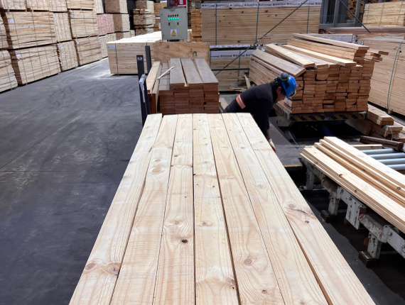 25 mm x 100 mm x 4000 mm KD R/S Heat Treated Taeda Pine Lumber