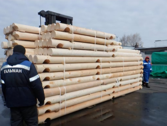 Pinus Rounded beam 200 mm x 6 m