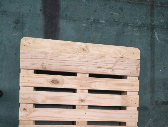 Asian Hardwood Wooden pallets 1200 mm x 800 mm x 144 mm